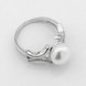 Серебряное кольцо Кружок с жемчугом и фианитами K111717, 15,5 размер