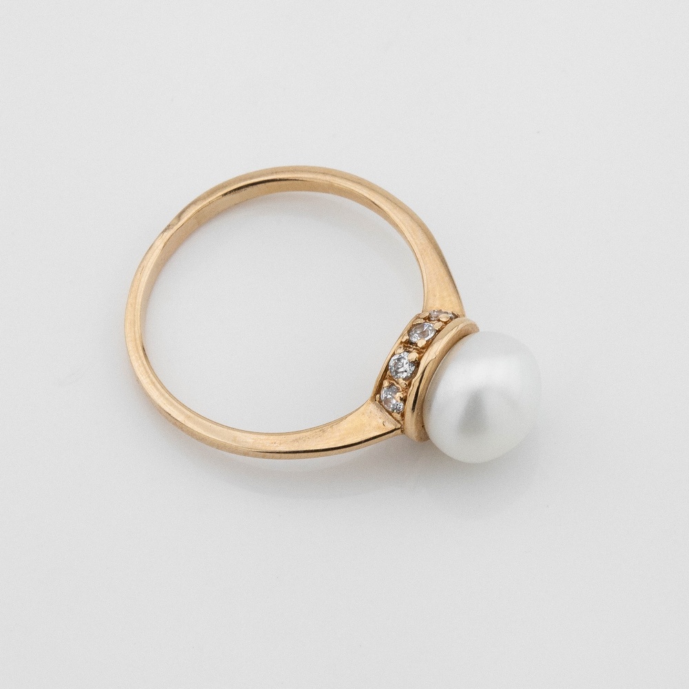 Золотое кольцо Шарик с жемчугом и фианитами 11711, 17 размер