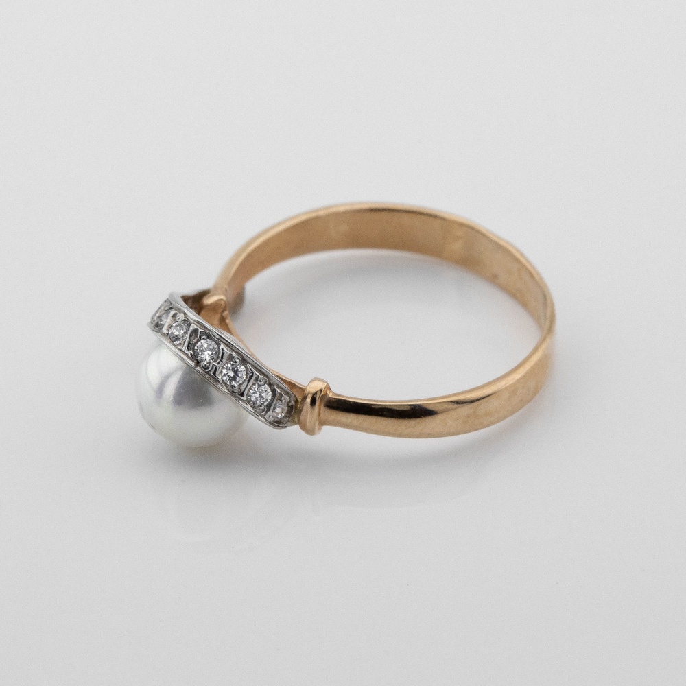 Золотое кольцо с белым жемчугом и фианитами 11748, 16,5 размер