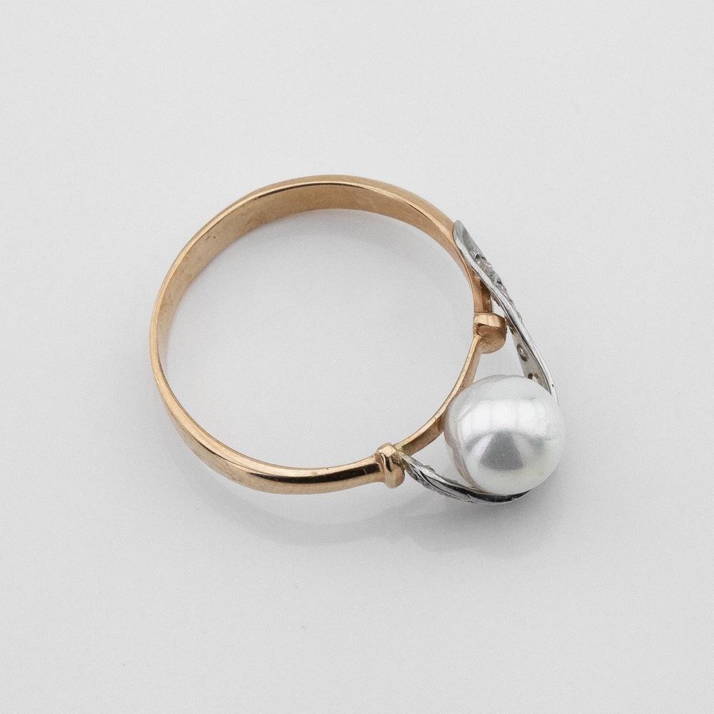 Золотое кольцо с белым жемчугом и фианитами 11748, 16,5 размер