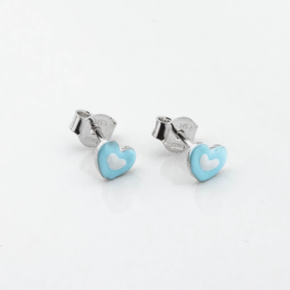 Дитячі срібні сережки-пусети Сердечка з емаллю (блакитно-білі) c121652, Блакитний|Білий