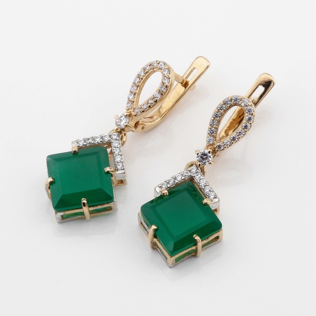 Золоті сережки-підвіски Ромбики з зеленим оніксом і фіанітами 12950go