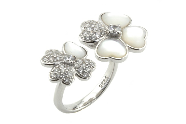 Серебряное кольцо незамкнутое "Цветы" с перламутром и фианитами СК11037, 16 размер, 16, Белый