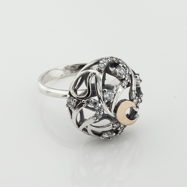 Серебряное кольцо с фианитами с золотыми накладками к623ф, 17,5 размер