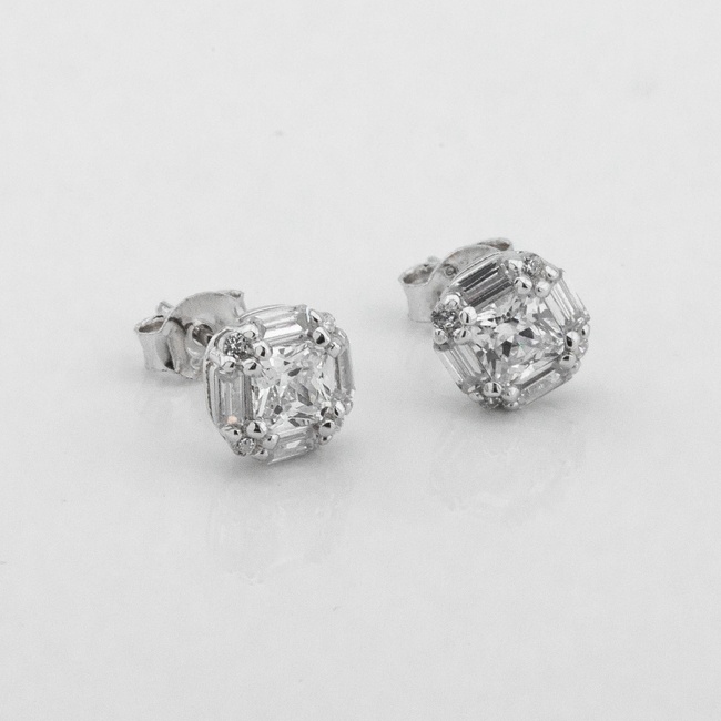 Серебряные сережки-пусеты белые с фианитами c121675, Белый