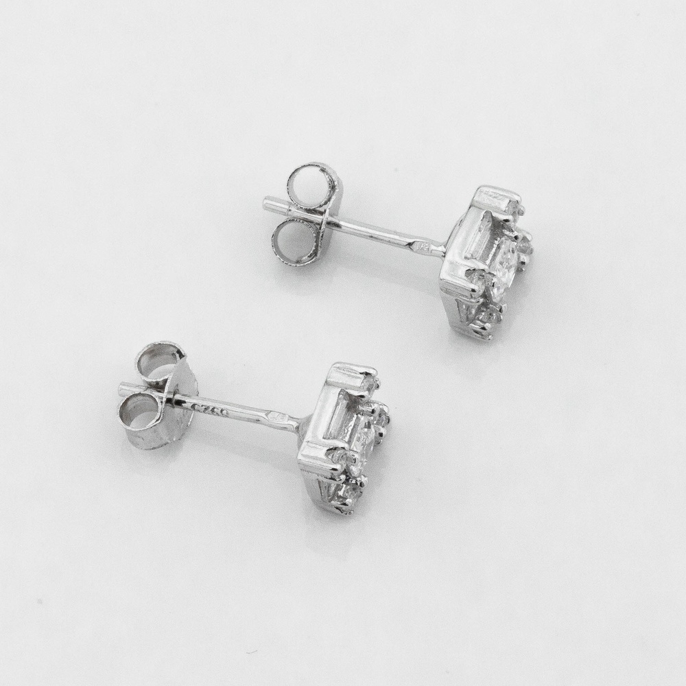 Серебряные сережки-пусеты Квадратики с белыми фианитами c121681, Белый