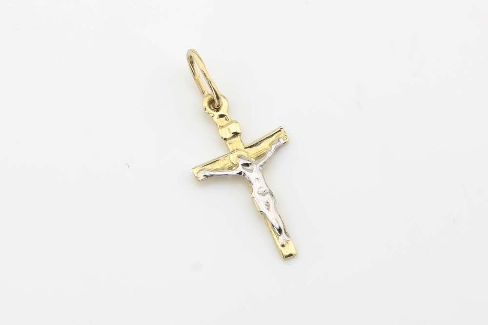 Крестик из желтого золота с распятием (без надписи сзади) КР13110