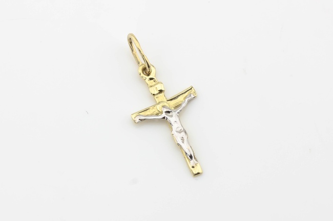 Крестик из желтого золота с распятием (без надписи сзади) КР13110