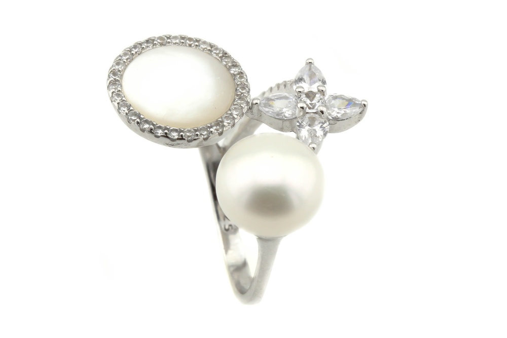 Серебряное кольцо с фианитами и перламутром СК11013, 16,5 размер, 16-5, Белый