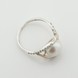 Серебряное кольцо с жемчугом и фианитами с золотыми накладками к1074ж, 18 размер