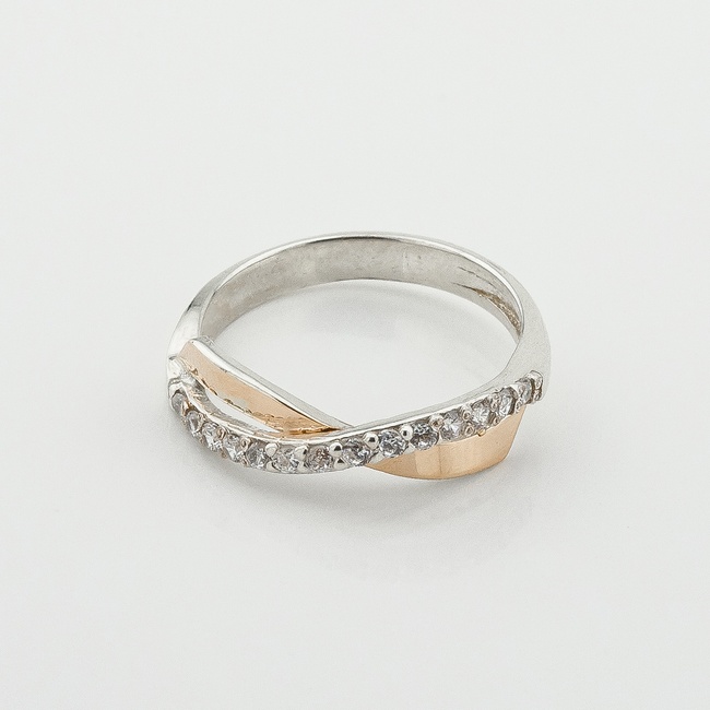 Серебряное кольцо с фианитами с золотыми накладками к572ф, 16 размер