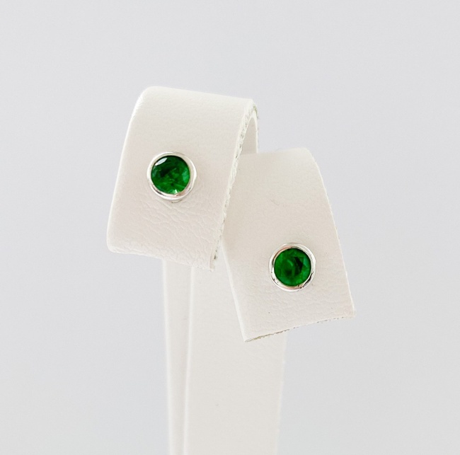 Серебряные серьги пусеты (гвоздики) с зеленым фианитом завальцованныеc c23010/g-Н, Зеленый