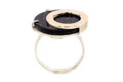 Серебряное кольцо Орбита с им. авантюрина и с золотыми накладками 471нк, 17 размер, 17, Черный