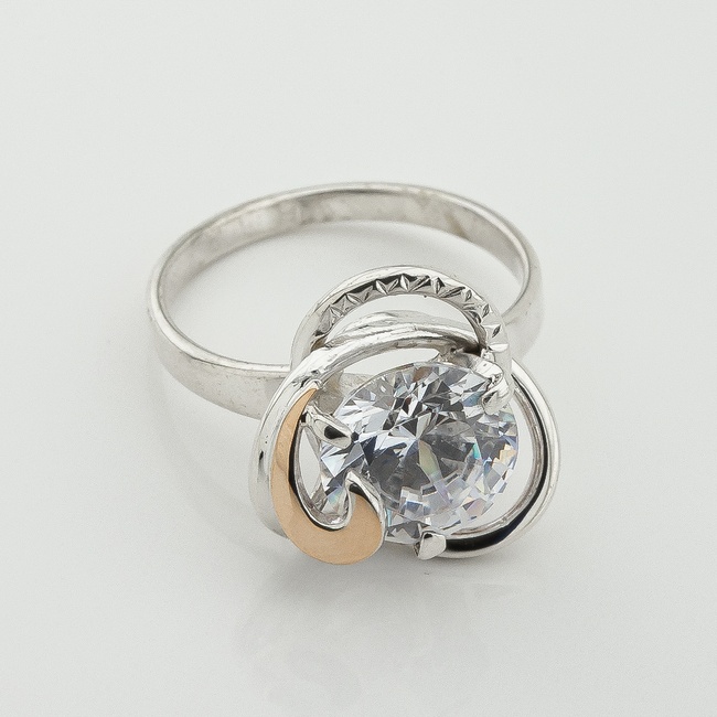 Серебряное кольцо с фианитом с золотыми накладками к434ф, 18 размер