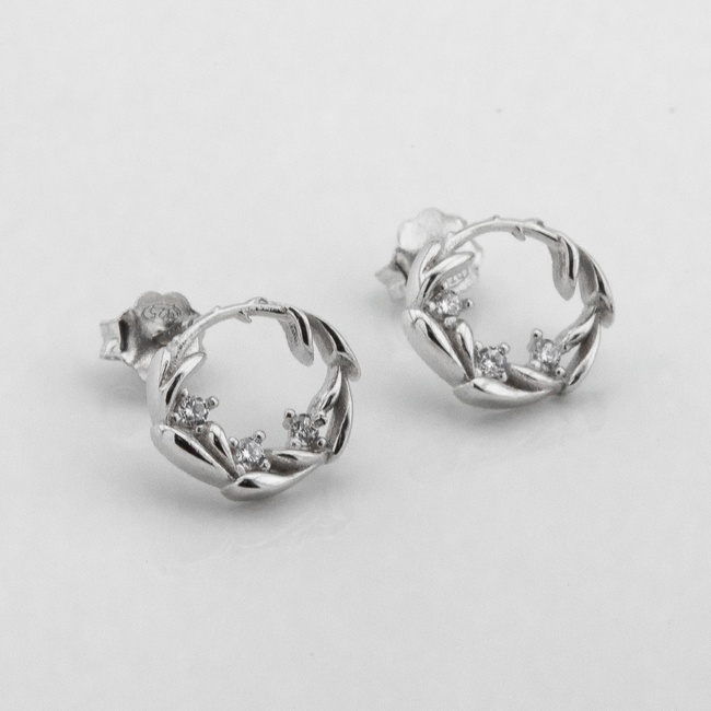Серебряные сережки-пусеты круглые Веточка с фианитами c121682, Белый