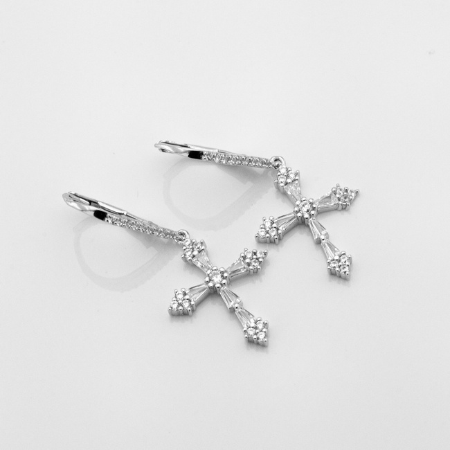 Серебряные серьги-подвески Крестики с фианитами 3202292