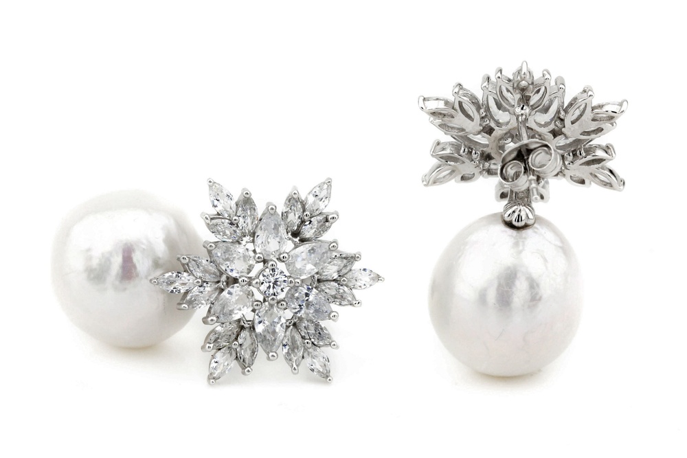 Срібні сережки-гвоздики Квіточка з бароковими перлами СС12078, Білий