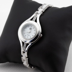 Серебряные часы женские круглые с белой керамикой и белыми фианитами watch007
