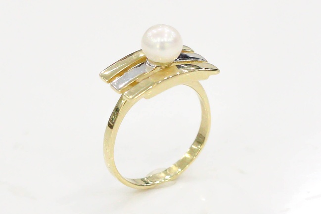 Золотое кольцо Прямоугольник с жемчугом KK11065, 18 размер, 18, Белый