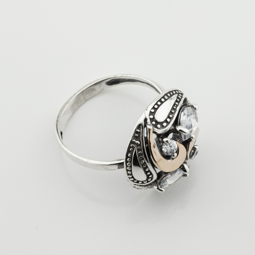 Серебряное кольцо с фианитами с золотыми накладками к518ф-1, 17,5 размер