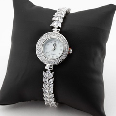 Серебряные часы женские браслет из камней белых фианитов (круглые) watch017, Белый