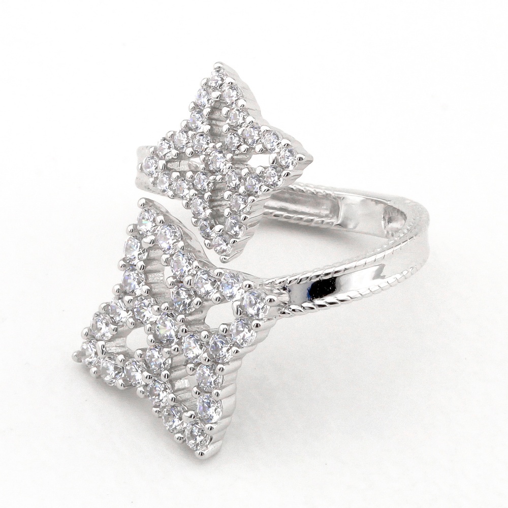 Незамкнутое серебряное кольцо с фианитами с цветами на концах K11891, 17,5 размер
