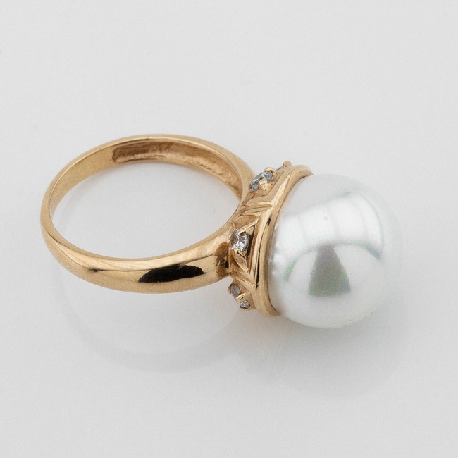 Золотое кольцо Шарик с жемчугом и фианитами 11477-1, 17,5 размер