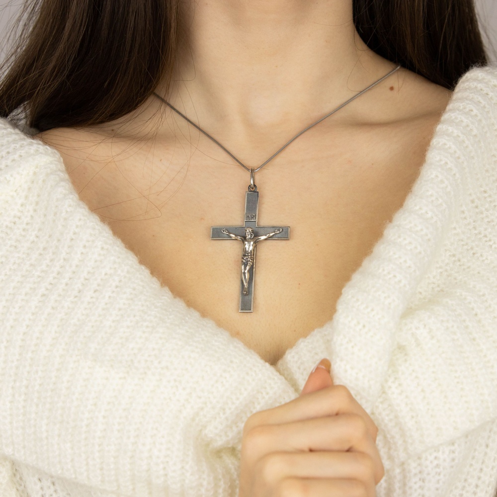 Срібний хрест з розп'яттям p13982