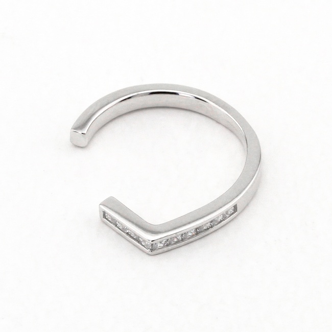 Відкрите Срібний перстень тонкий з білими фіанітами "Мінімалізм" в геометричному стилі K11885, 16,5 розмір