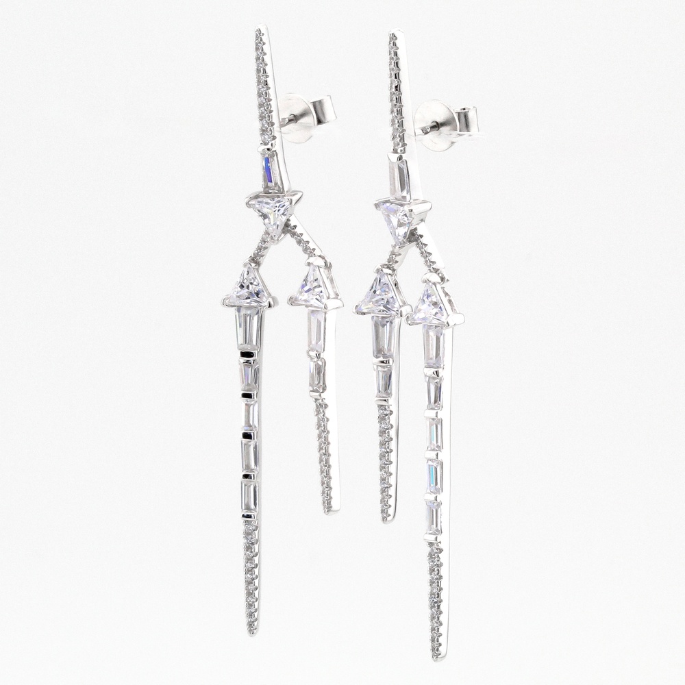 Серебряные длинные серьги-висюльки "Стрелы" с белыми фианитами родированные C121121, Белый