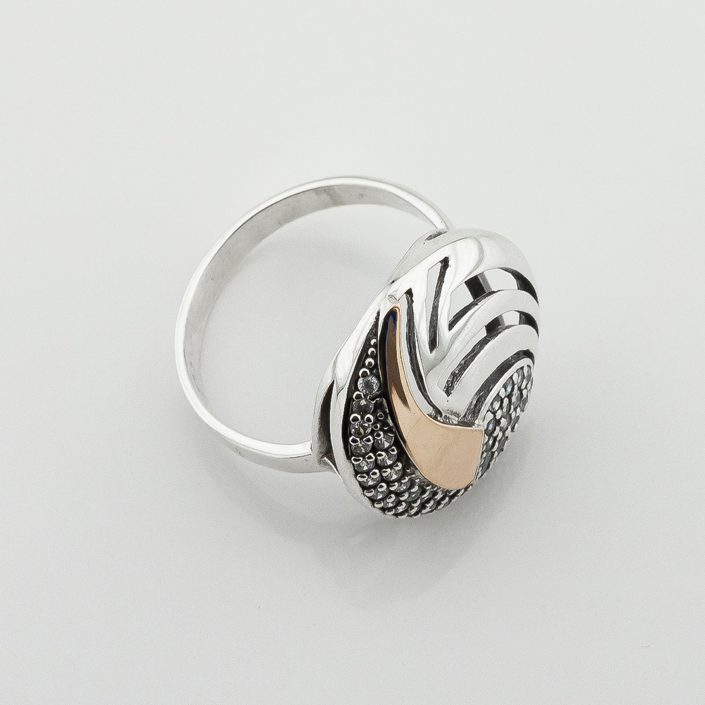 Серебряное кольцо с фианитами с золотыми накладками к582ф, 17,5 размер