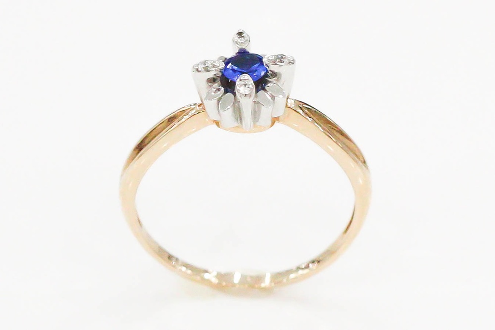 Золоте кільце з синьою шпинелью фіанітами з виступаючим каменем КК11050, 17 розмір