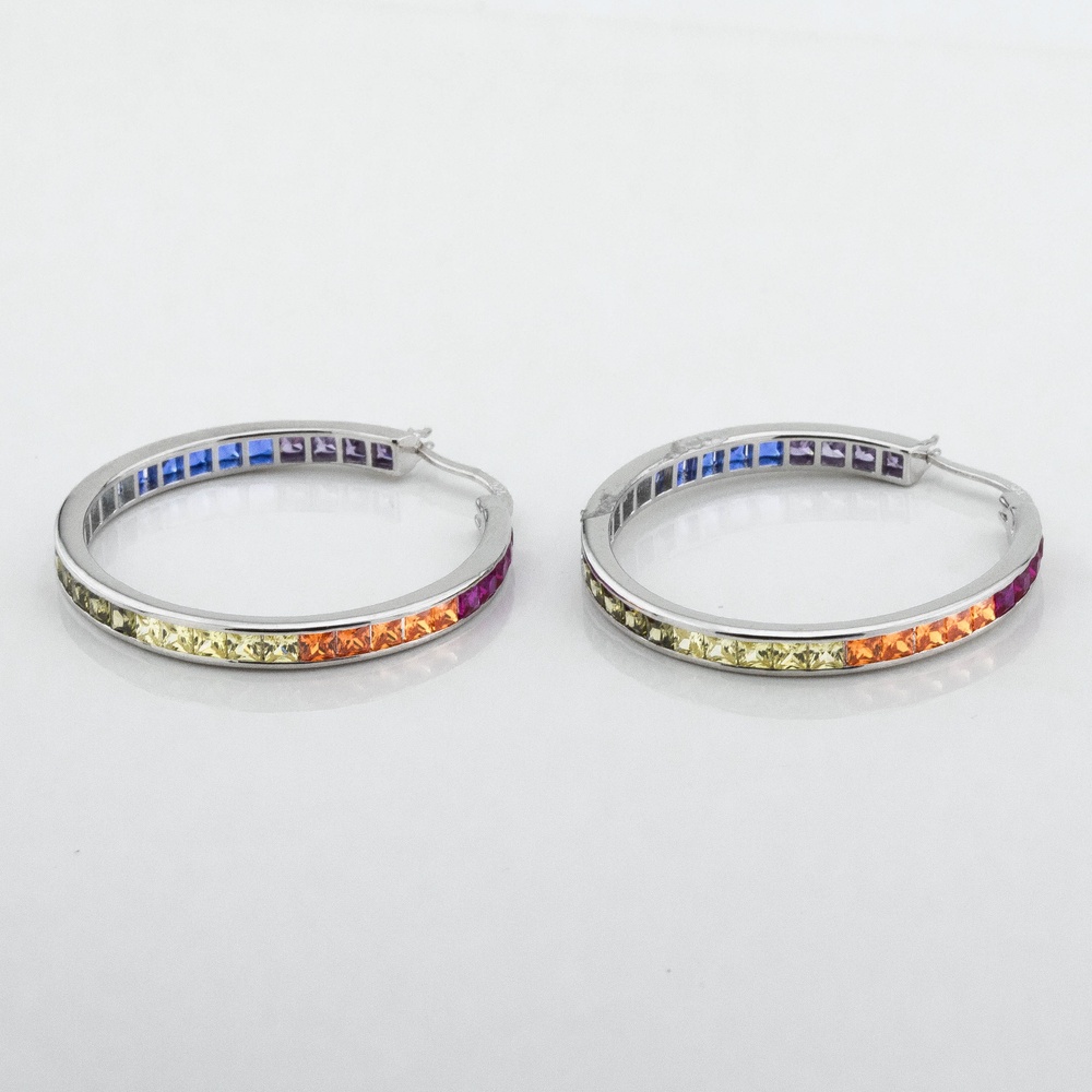 Серебряные серьги-кольца тонкие Дорожки с разноцветными фианитами (D 3,5) c121668, Разноцветный