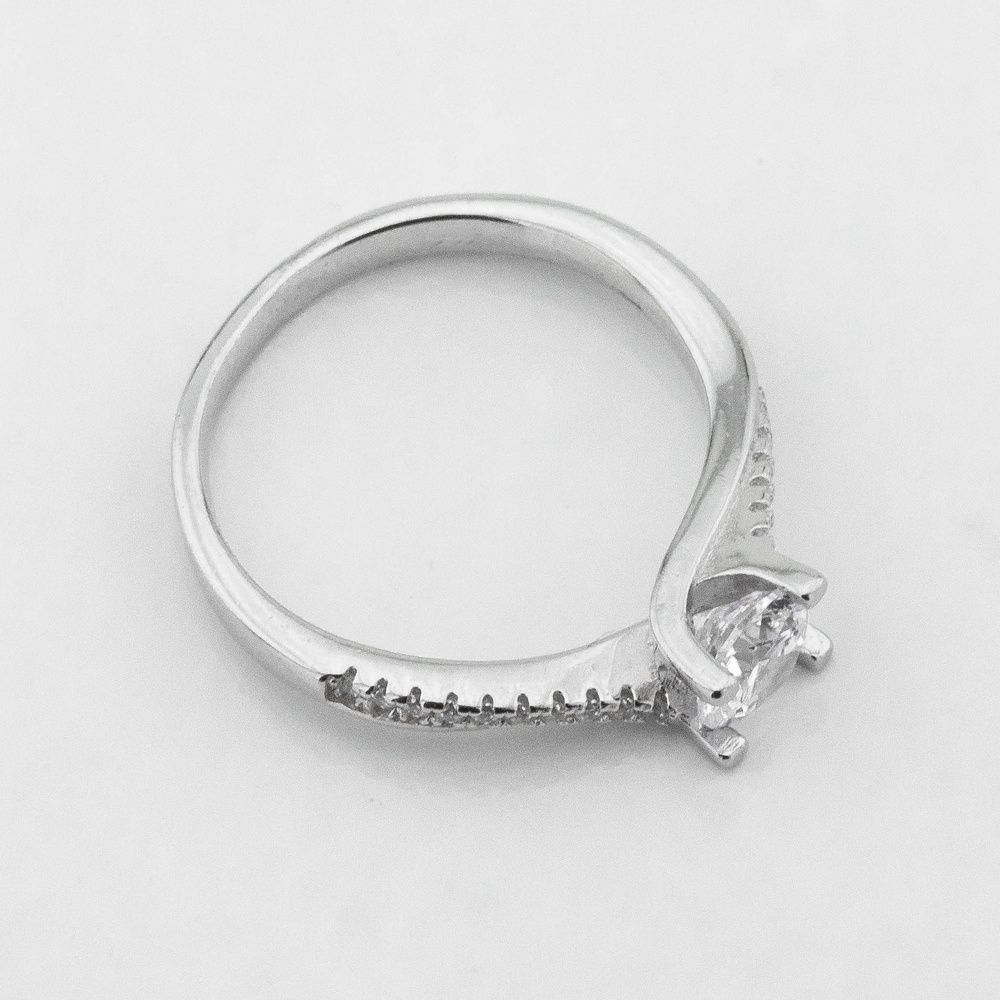 Серебряное кольцо дорожка с одним камнем с фианитами K111696, 15,5 размер
