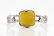 Жесткий серебряный браслет с желтым янтарем квадратной 15179, Желтый