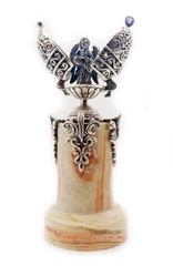 Серебряное Пасхальное яйцо Ангел хранитель на подставке из мраморного оникса 1026-IDE