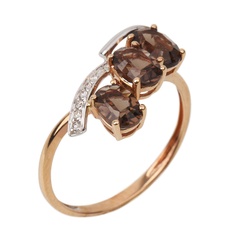 Золотое кольцо с тремя камнями дымчатым кварцем и бриллиантами 25224, 17 размер