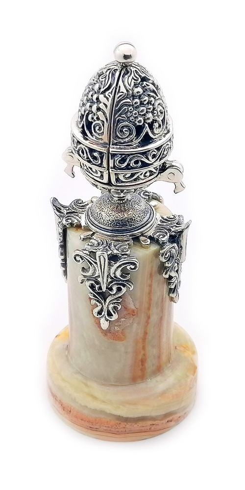 Серебряное Пасхальное яйцо Ангел Хранитель на подставке из мраморного оникса 1026-IDE