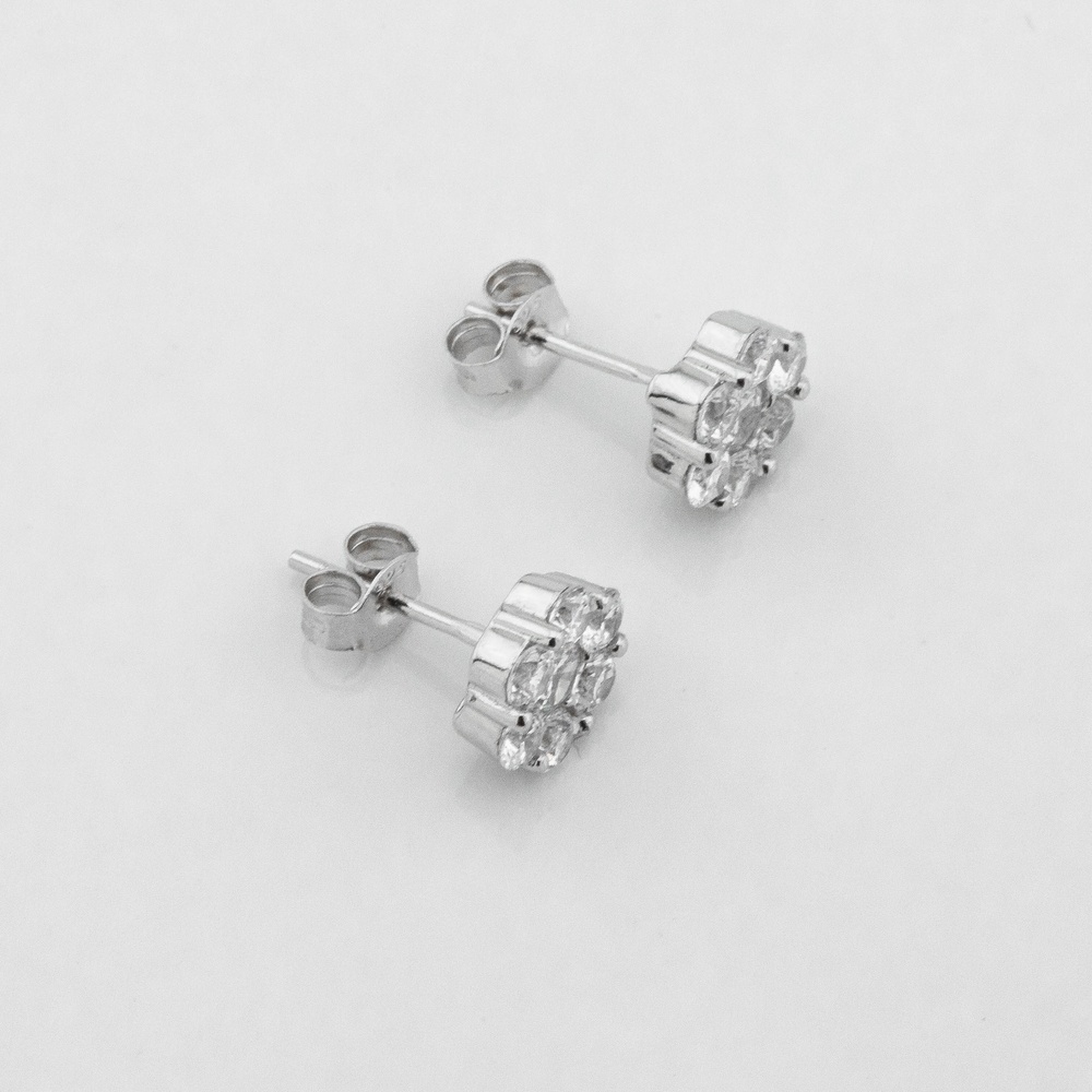 Серебряные серьги-пусеты круглые Цветочек с белыми фианитами c121667, Белый