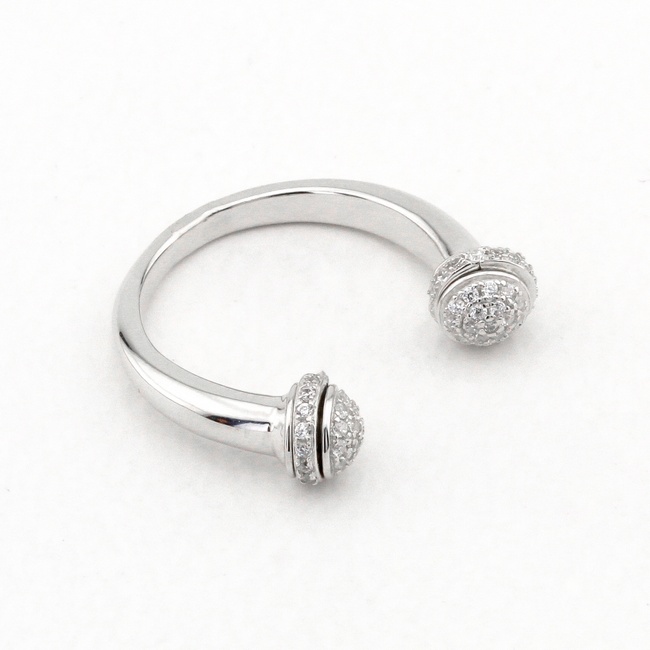 Серебряное кольцо незамкнутое с шариками на концах с фианитами K11888, 17 размер