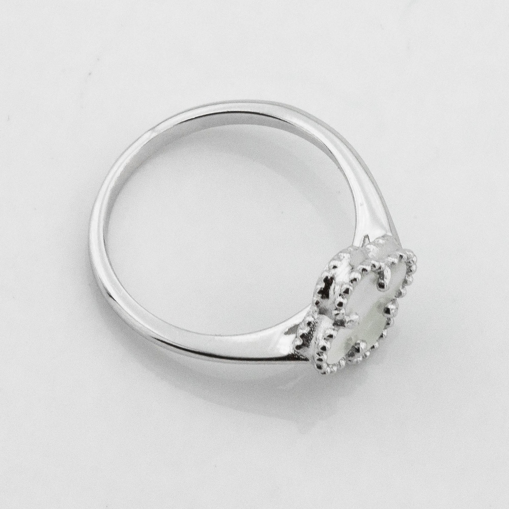 Серебряное кольцо Клевер с перламутром K111719, 16,5 размер