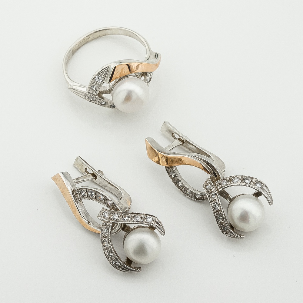 Срібна каблучка з перлами та фіанітами із золотими накладками к585ж, 17,5 розмір