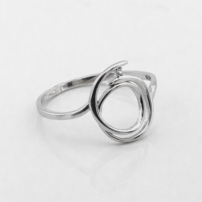 Срібний перстень кола Спіраль з фіанітом K111711, 16,5 розмір