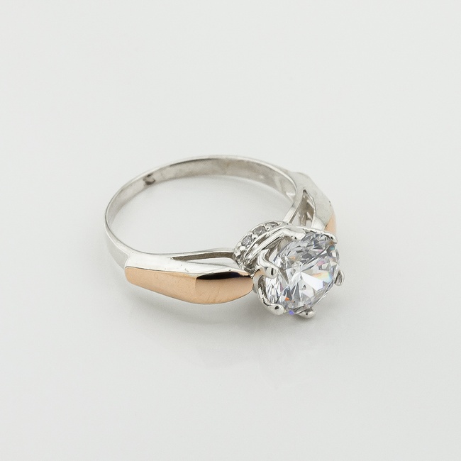 Серебряное кольцо с фианитами с золотыми накладками к749ф-1, 17,5 размер